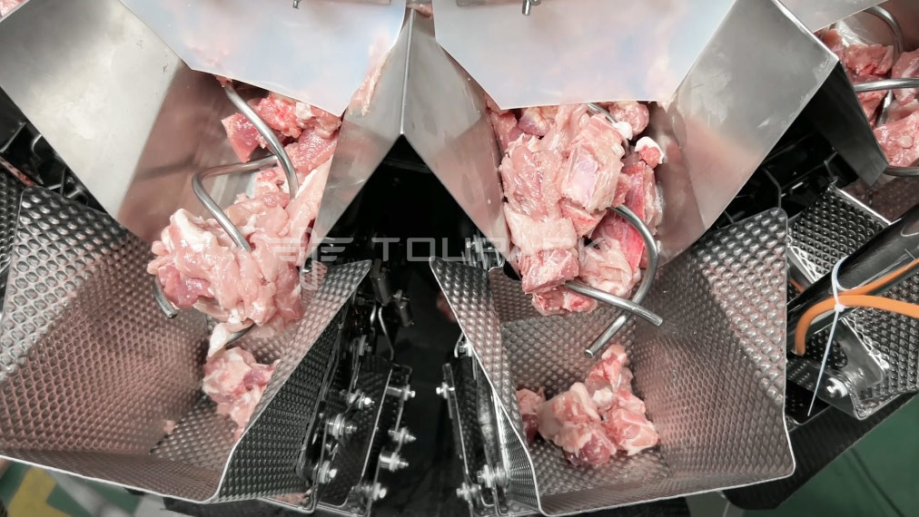 Frozen Meat Fresh Raw Pork Chops Ribs Multihead Weigher Packing Machine With Screw Feeding