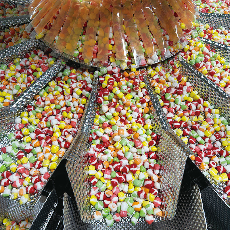 QQ Candy Gummies Cheese Sticky Screw Multihead Weigher Automatic Cookies Packing Machine For Zipper Bag Stand Up Pouch