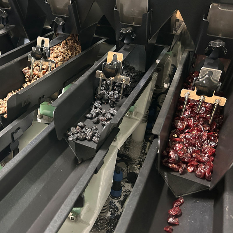 Bird Feed Prefabricated Bag Packing Machine Dog Food Cat Food Packaging Machine Multifunctional Granule Packaging Equipment