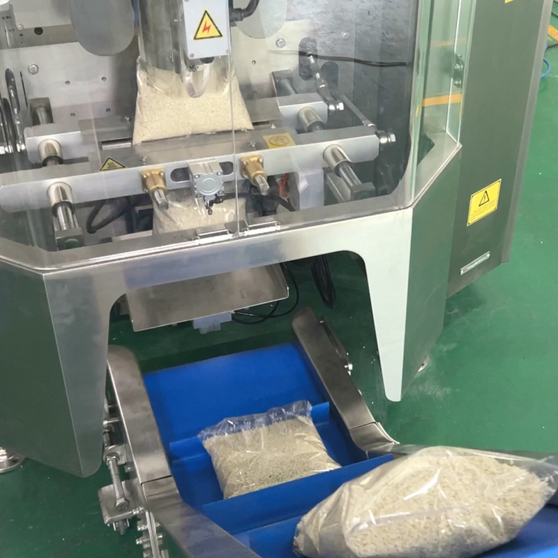 Automatic Dried Durian Dried Banana Apple Slices Plastic Pillow Bag Packaging Machine Vertical Packing Machine For Freeze Dried Fruits Weight