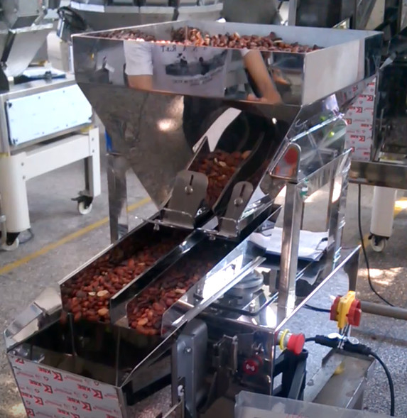 10WPM Auto Weighing Filling And Sealing Machine Single Head 3L Linear Weigher Food Grade