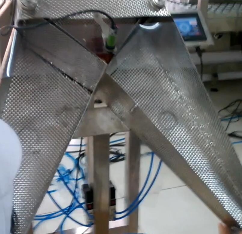 8 Hoppers 0.5L 1.2L Linear Weigher For Tiny Mesh Material Like Salt Sugar